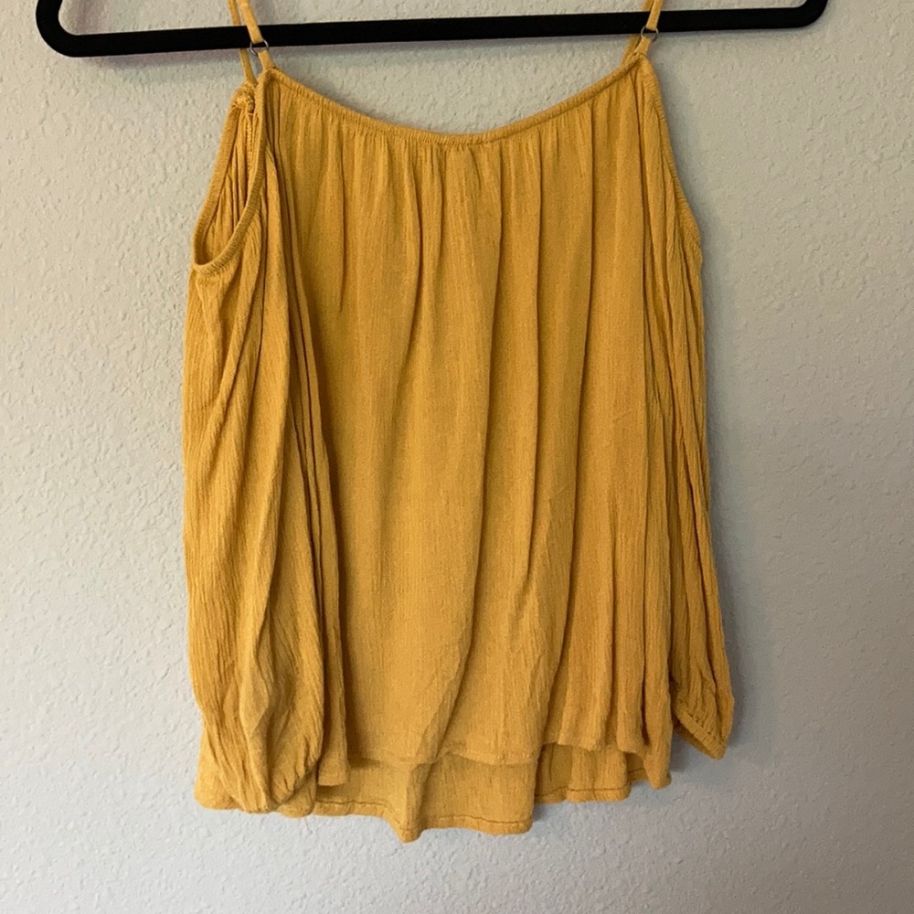 Off the Shoulder Top - Picture 4 of 4